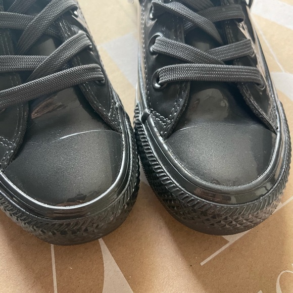 NEW WOMENS CONVERSE METALLIC SNEAKERS GRAY 5.5 - Picture 9 of 12